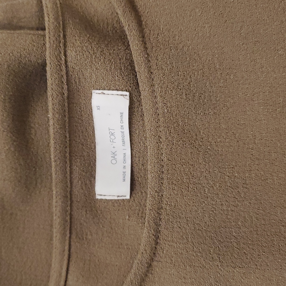Oak and Fort-Taupe/Clay colored 3/4 sleeve textured top,oversized scoop neck